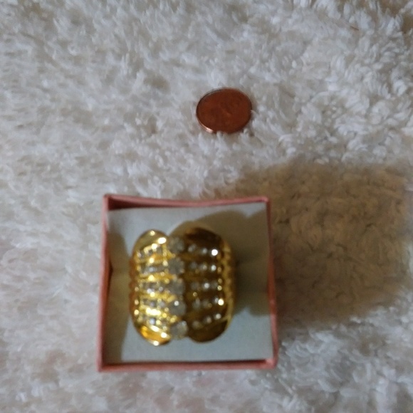 Beautiful "Blinged Out" Gold Electroplate Ring - Picture 2 of 6